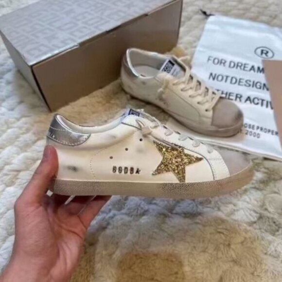 Chic White Golden Goose Sneakers with Metallic Gold & Grey Laces - Picture 5 of 6